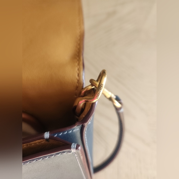 Coach Dinky crossbody bag - Picture 9 of 12